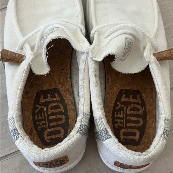 HEY DUDE: Men’s White Sneakers - Picture 4 of 8